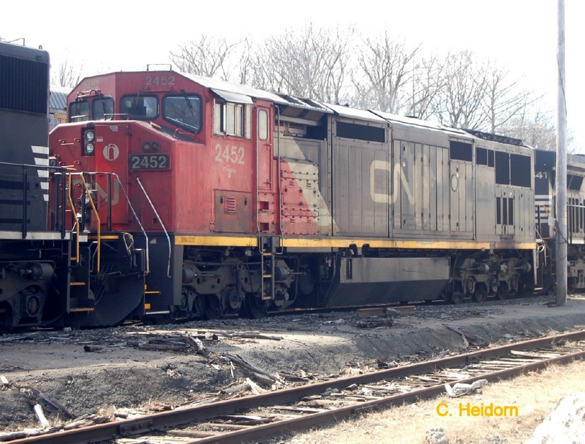 Photo of Canadian National 2452