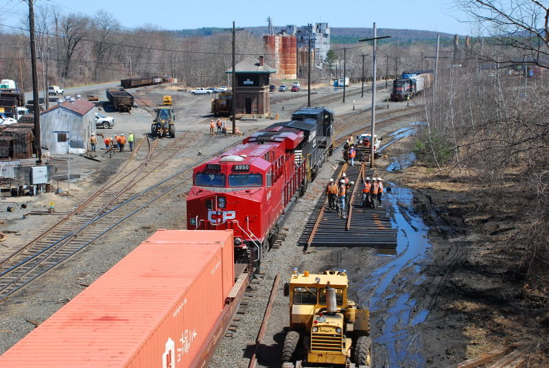 Photo of Pan Am Southern 22K east through the E. Deerfield work area