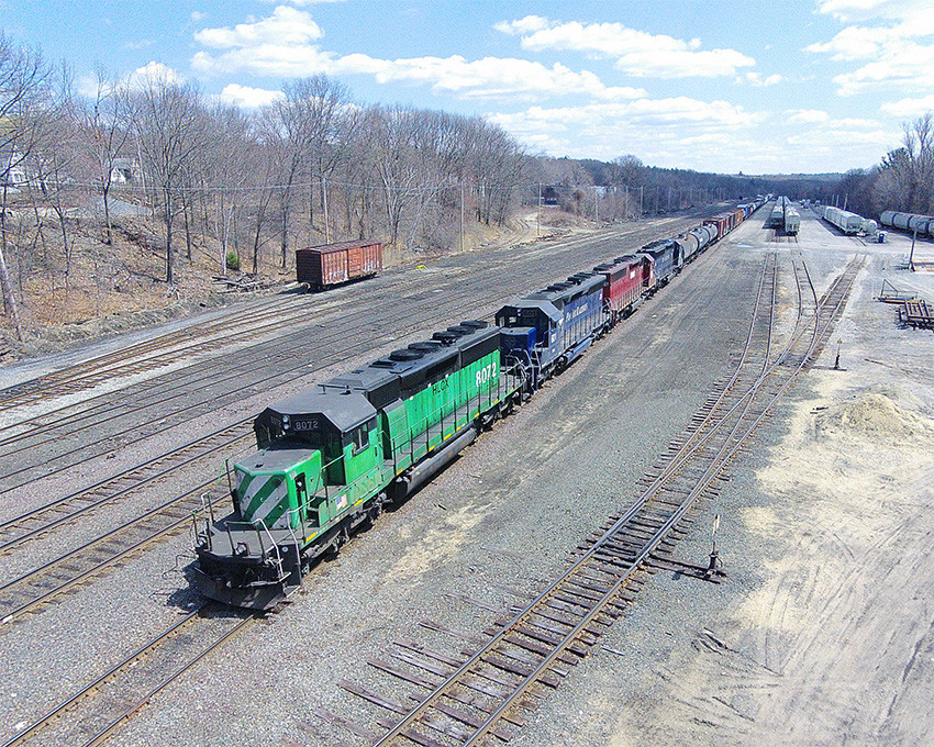 Photo of HLCX #8072 + 3 @ Fitchburg