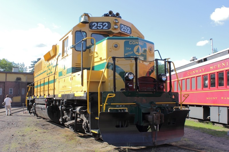 Photo of CSRR 252 in the Yard