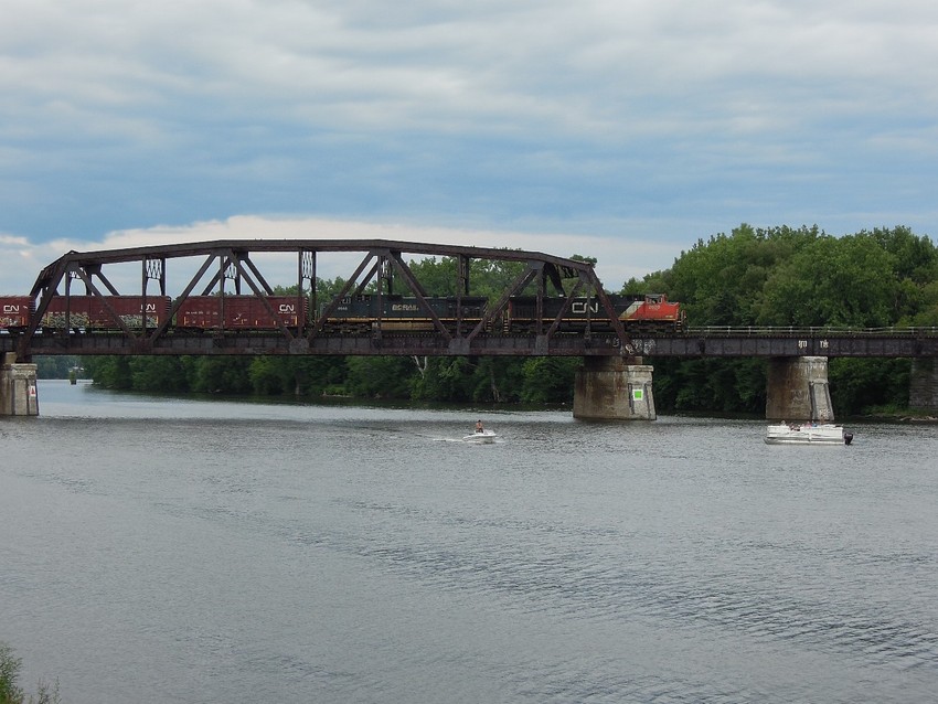 Photo of South bound crossing the Mohawk River on D&H / CP northern main