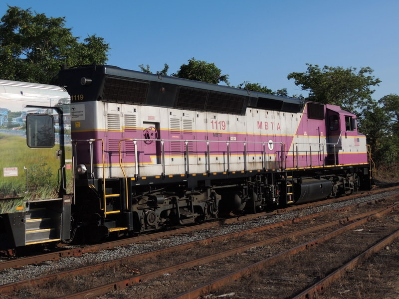 Photo of MBTX 1119 on the Cape Flyer