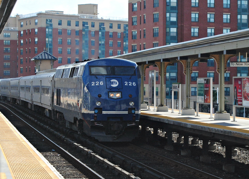 Photo of MN 8835 At Yonkers