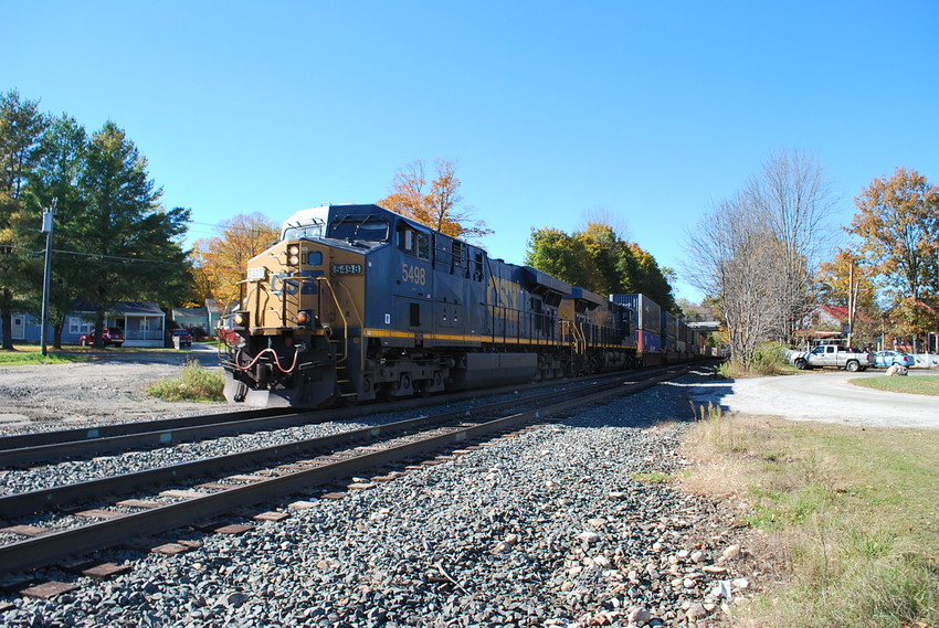 Photo of csx q022 runing hot on the back side of q012 @ hinsdale ma