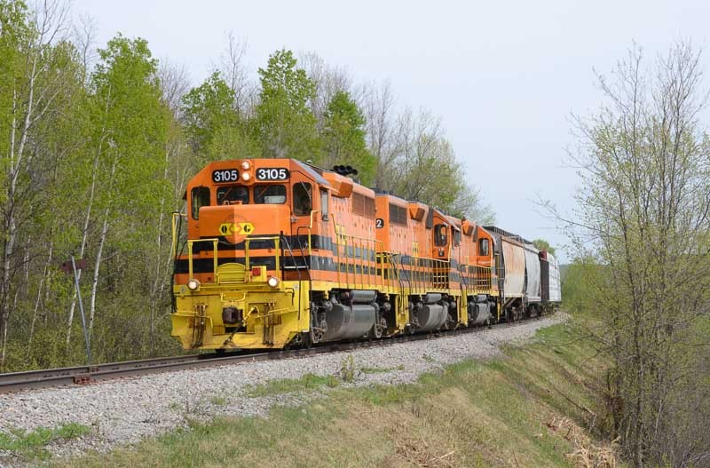 Photo of SLR train 393 at Windsor, QC