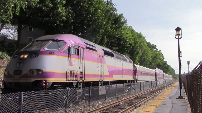Photo of Outbound Commuter Rail at Bradford Station