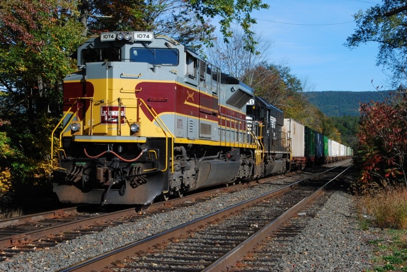 Photo of NS 1074 at the Red Barn