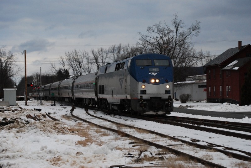 Photo of Amtrack 57 with extra cars on Gordy's last run
