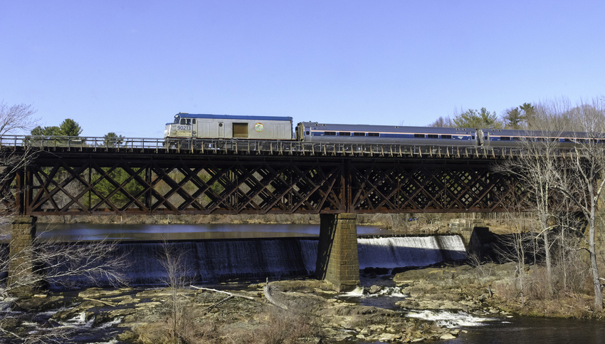 Photo of AMTK 90213 Leads Downeaster 694 into New Hampshire