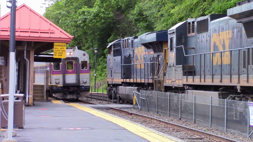 Photo of 2 trains meet at Bradford station