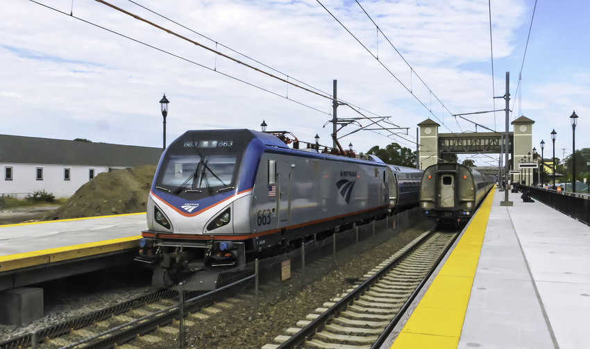 Photo of 2 Trains Departing Kingston, RI