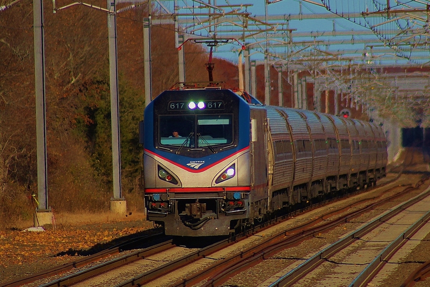 Photo of Amfleet train approaches Kingston on 11/23.