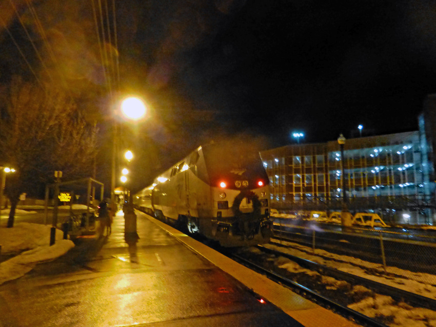Photo of Downeaster Train 695 at Haverhill Christmas Eve