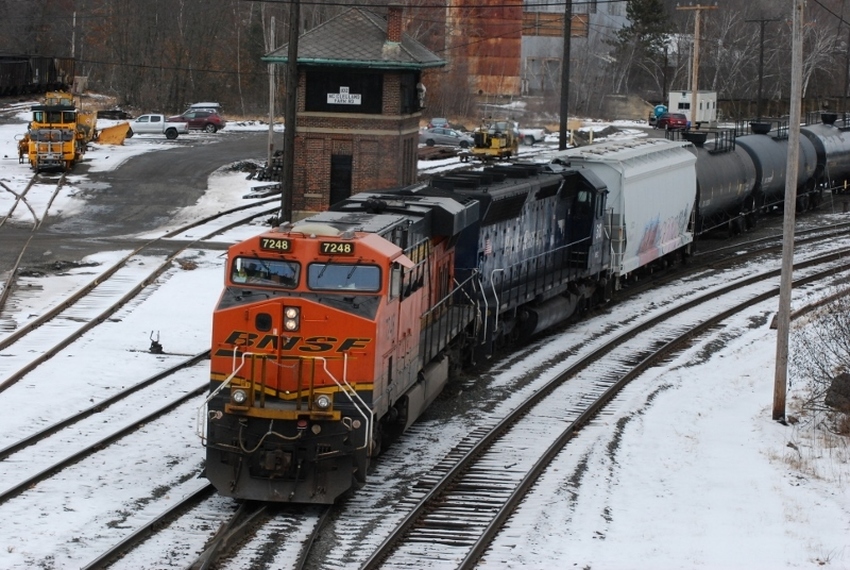 Photo of EGT picking up mixed freight at EDY