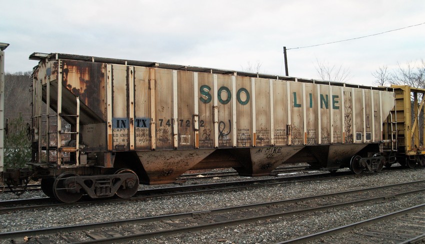 Photo of Former Soo Line covered hopper in Palmer