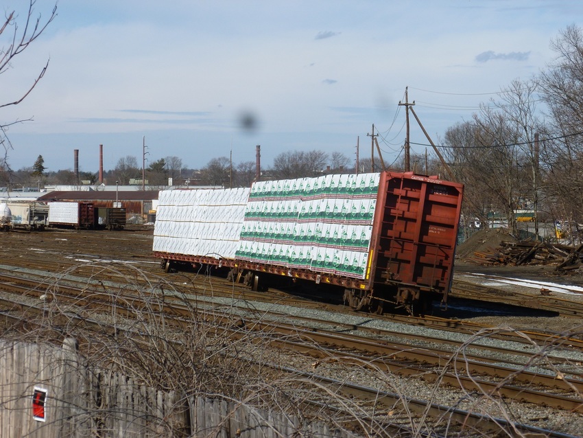 Photo of Derailed bulkhead flat cars in Lawrence