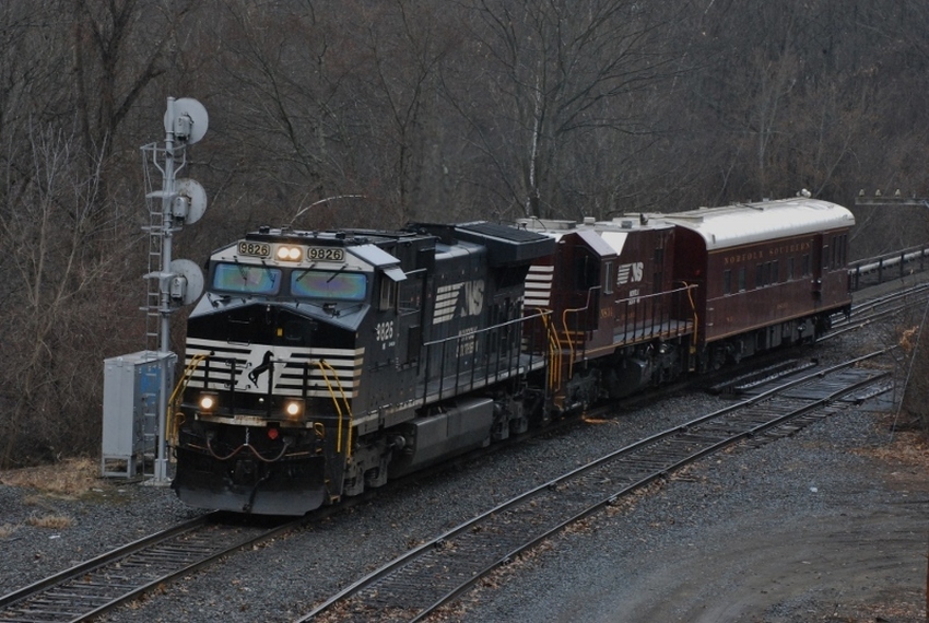 Photo of NS Geo train at the railfans bridge