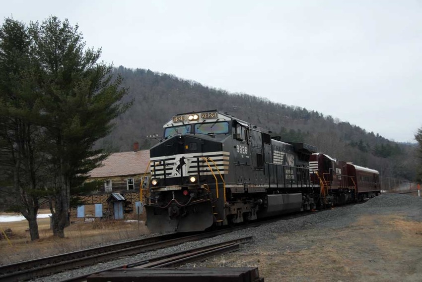 Photo of NS Geo Train @ Charlemont, MA