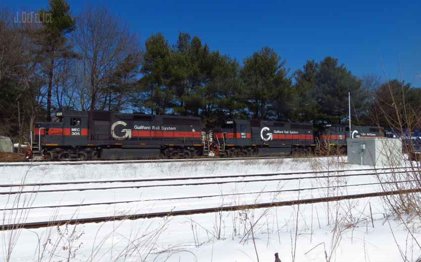 Photo of Train POED Passes Through Willows MA