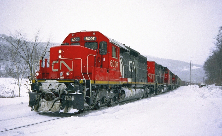 Photo of CN 6007 at Brattleboro, VT