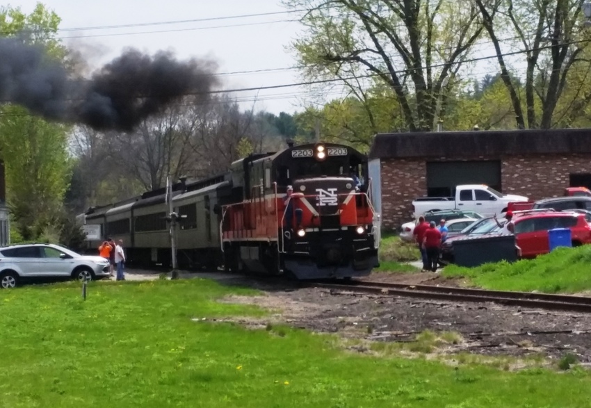 Photo of MBRRE chartered excursion train on the Naugatuck