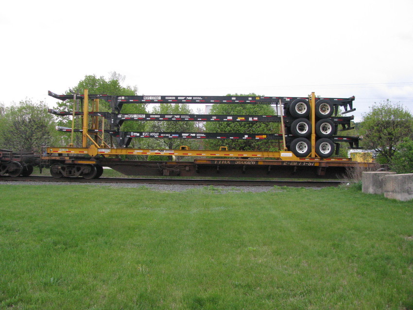 Photo of norfolk southern chassis on 23k.