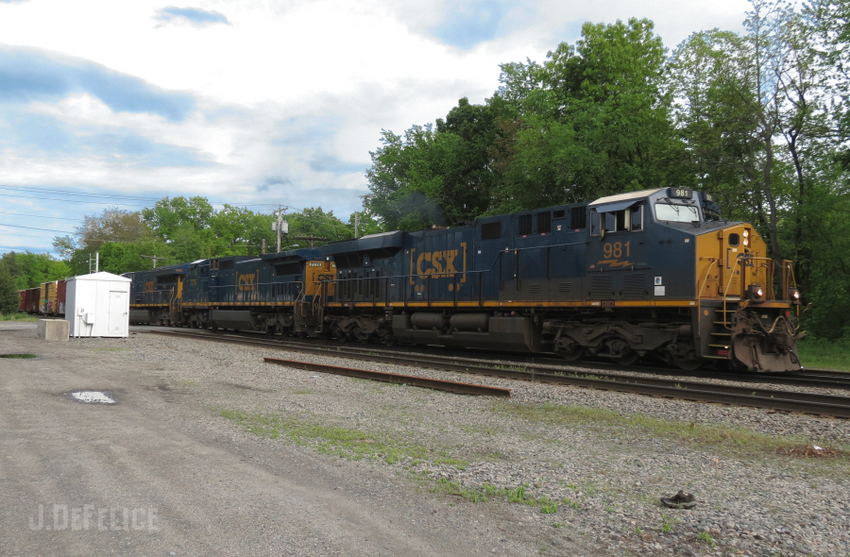 Photo of CSX About to Head Into Hill Yard, Ayer MA