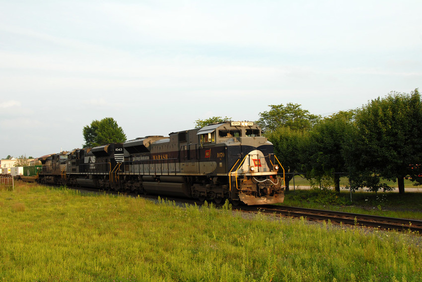 Photo of 23K with the Wabash HU