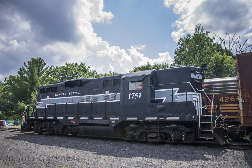 Photo of CSRX 1751 in the North Conway Yard