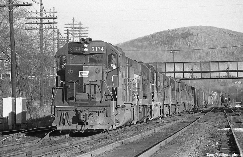 Photo of lots o' locomotives