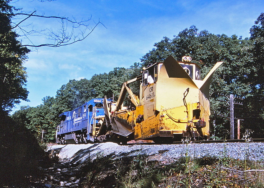 Photo of Conrail @ Russell, Ma