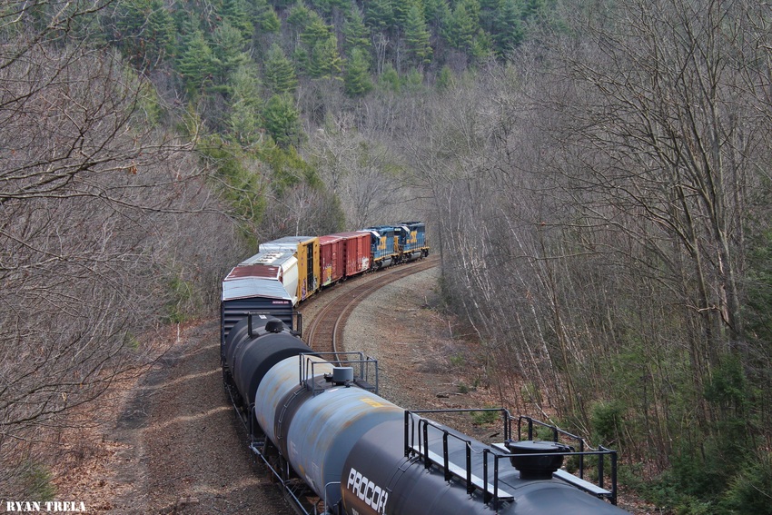 Photo of Heavy load heads west with helpers