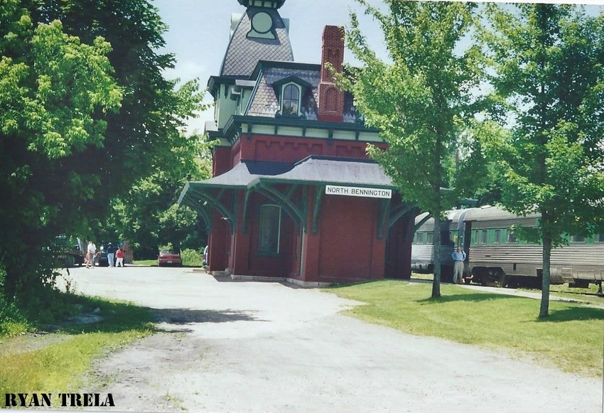 Photo of Excursion train in North Bennington at the station