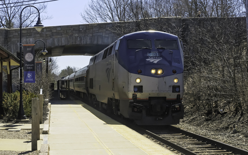 Photo of AMTK 203 Brings Downeaster Train 693 into Durham, NH