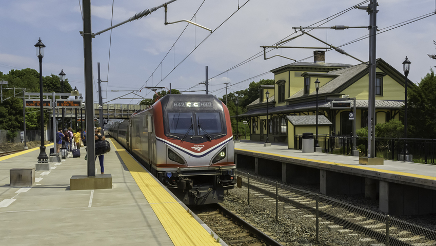 Photo of AMTK 642 Leads Train 173 into Kingston Station, RI