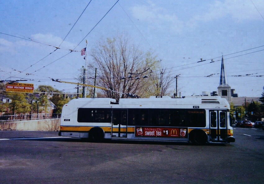 Photo of Neoplan Trackless Trolley