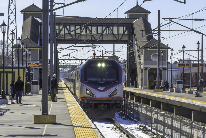 Photo of Amtrak Train 162 Arriving Kingston Station