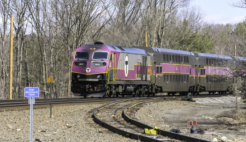 Photo of MBTA Train 513 at North Grafton, MA