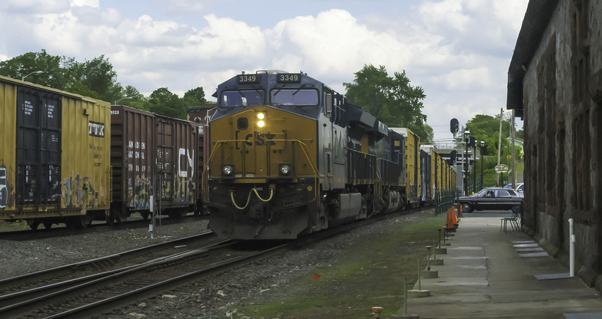Photo of CSX Train Q427 Passing Palmer, MA