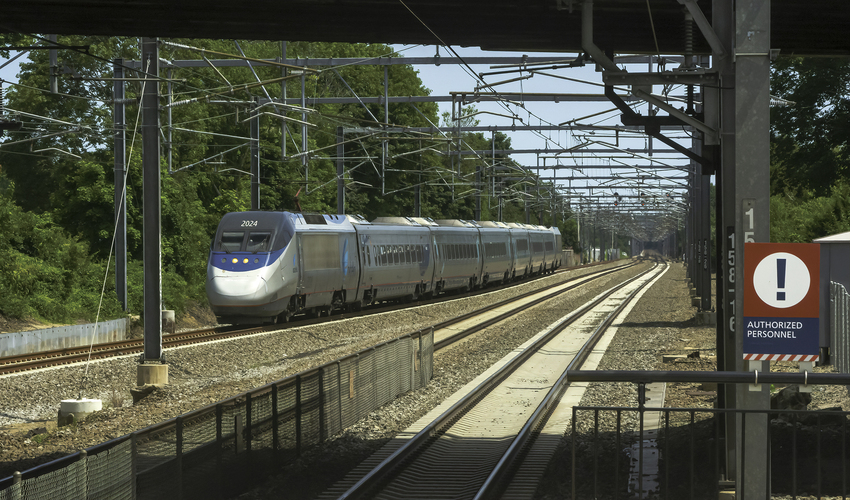 Photo of Finally I See a Revenue Passenger Train on Kingston's Track 3