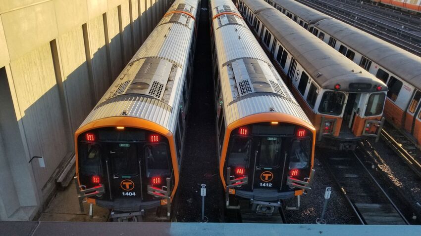 Photo of New Orange Line 1400 Series Cars at Wellington
