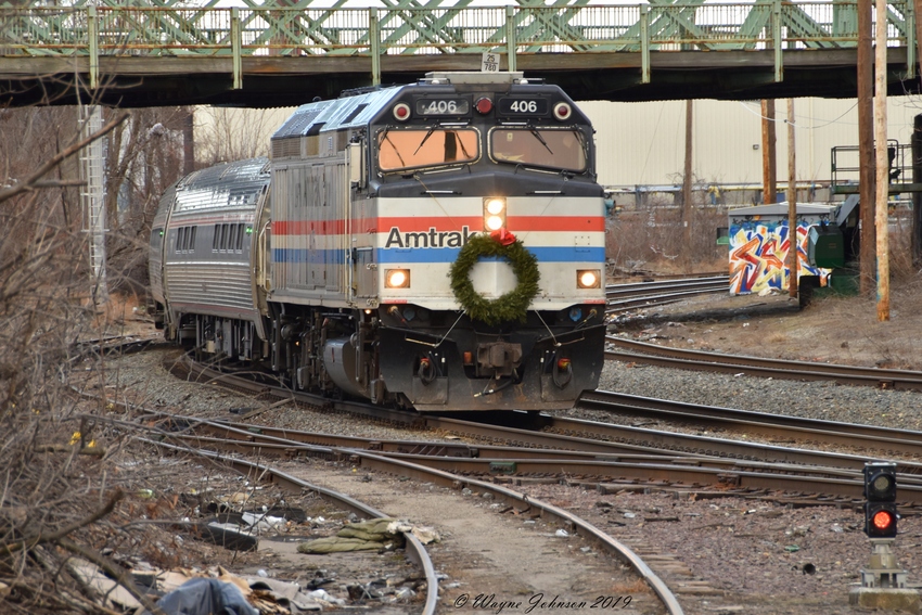 Photo of Amtrak 684 in Lawrence