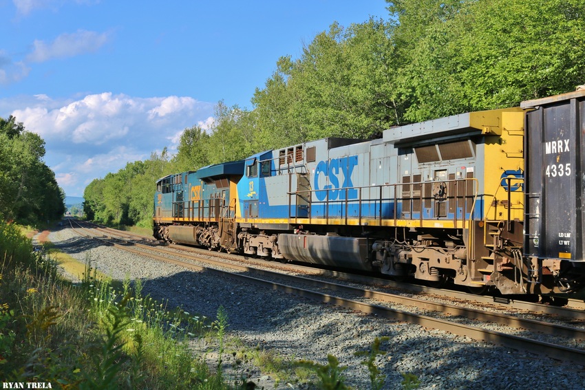 Photo of CSX westbound in Hinsdale MA