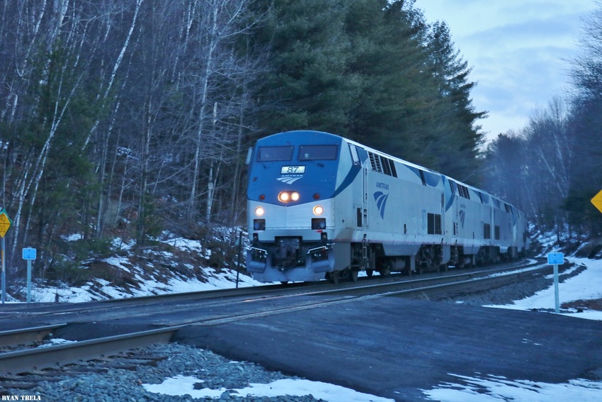 Photo of Amtrak 449 in Washington MA