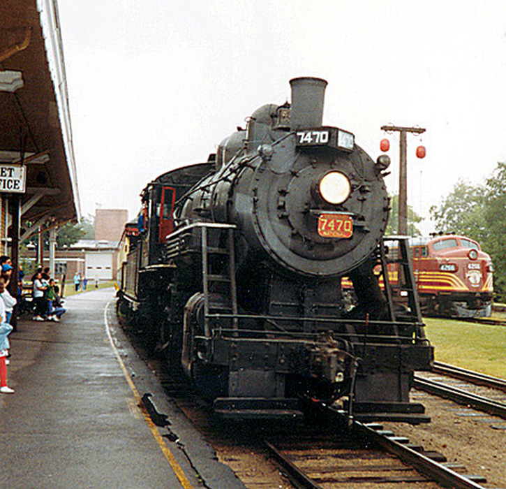 Photo of Conway Scenic ex-GTW 0-6-0 and ex-B&M F7 at N Conway