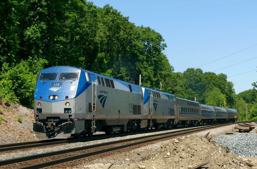 Photo of Amtrak 449 speeds west at N Grafton