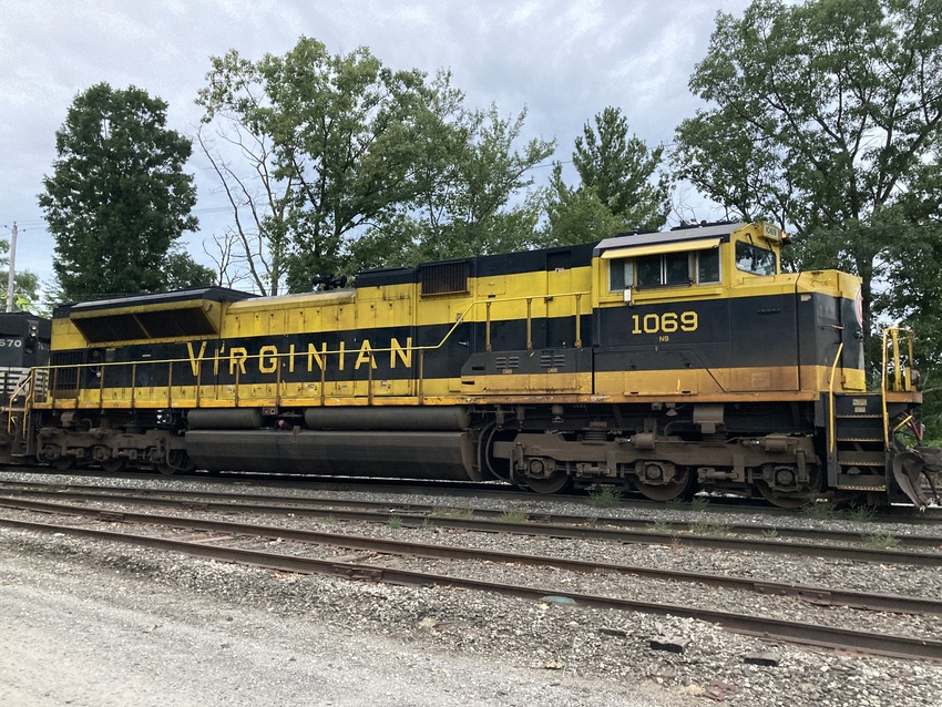 Photo of 22K @ Hill Yard, Ayer W/ NS Heritage Unit 1069 Virginian