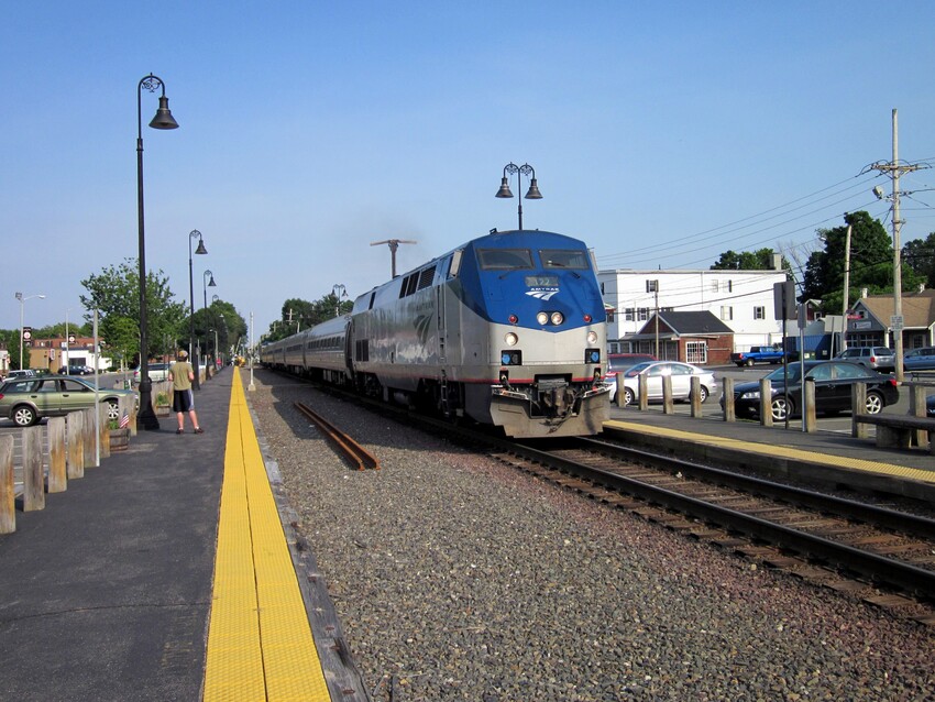 Photo of Amtrak # 122 at Reading Station in Reading, MA