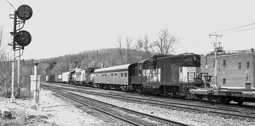 Photo of Mass Central Arriving Palmer with Lots of Power - Spring 1994
