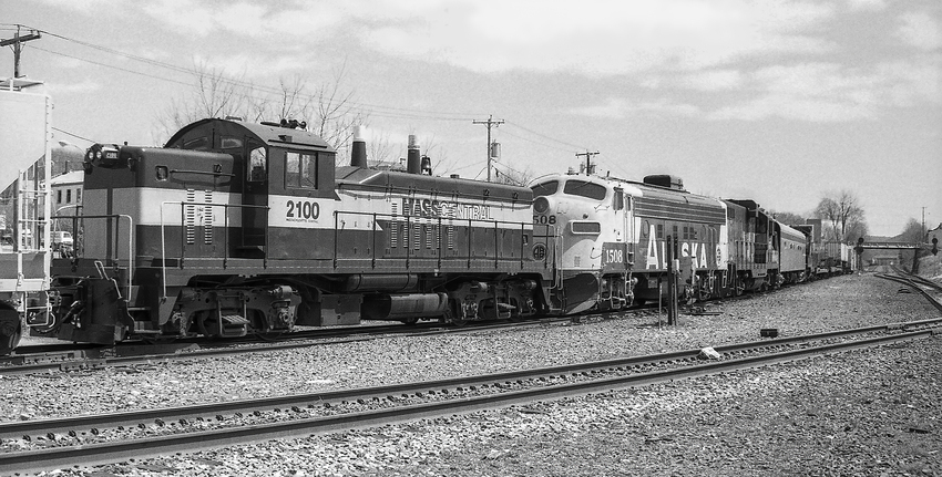 Photo of Mass Central Heads for the Conrail Interchange Yard - Spring 1994
